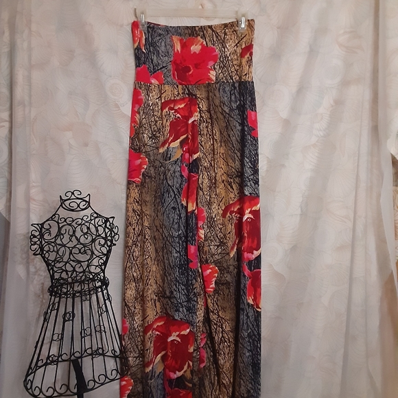 Palazzo Distressed Floral Pants - Picture 5 of 7